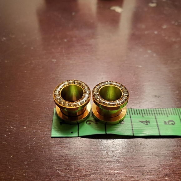 2g Gold & Silver Ear Barrel Tunnel Piercing - Picture 4 of 4